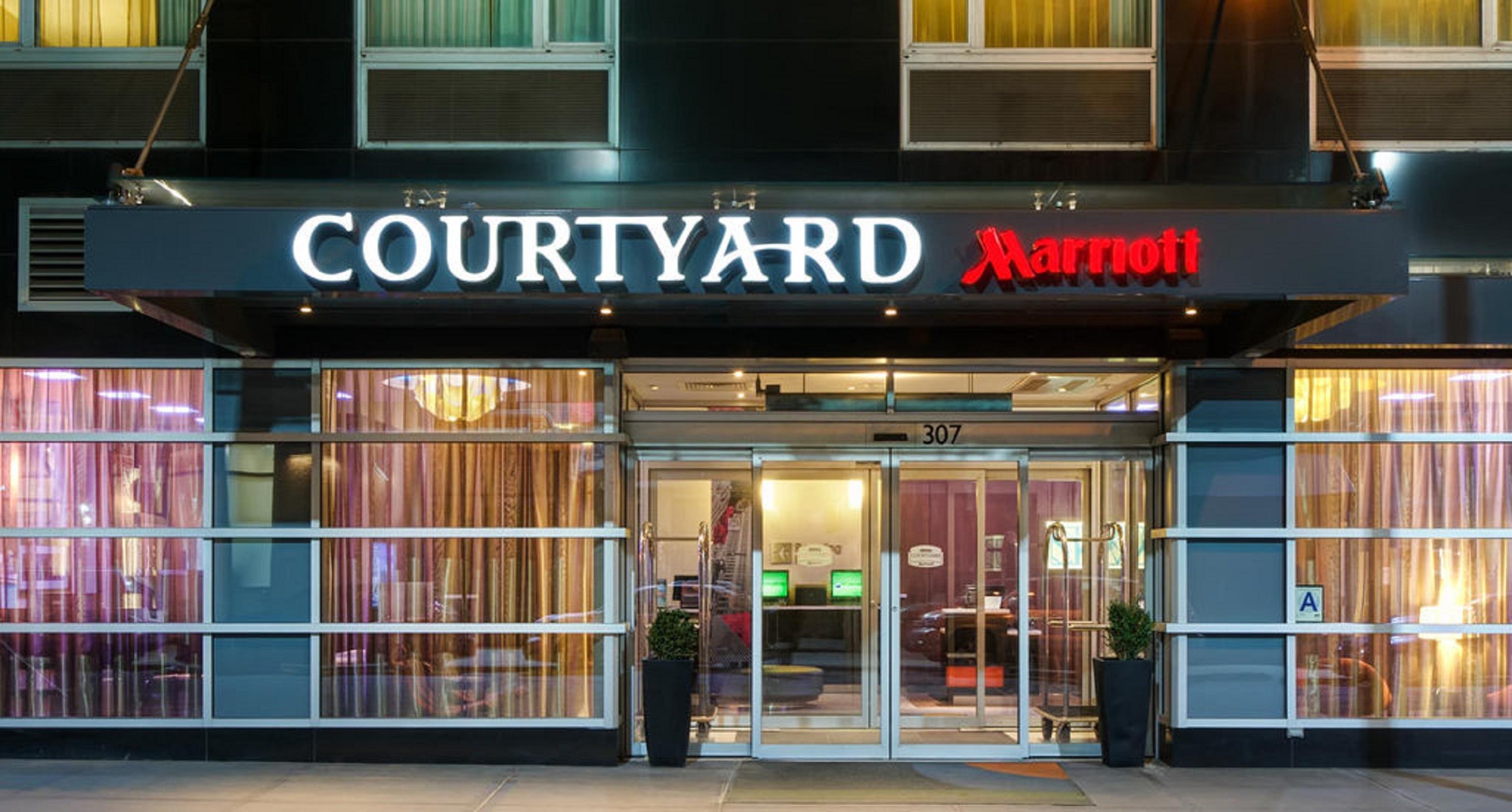 Courtyard By Marriott Times Square West Hotel New York Exterior photo