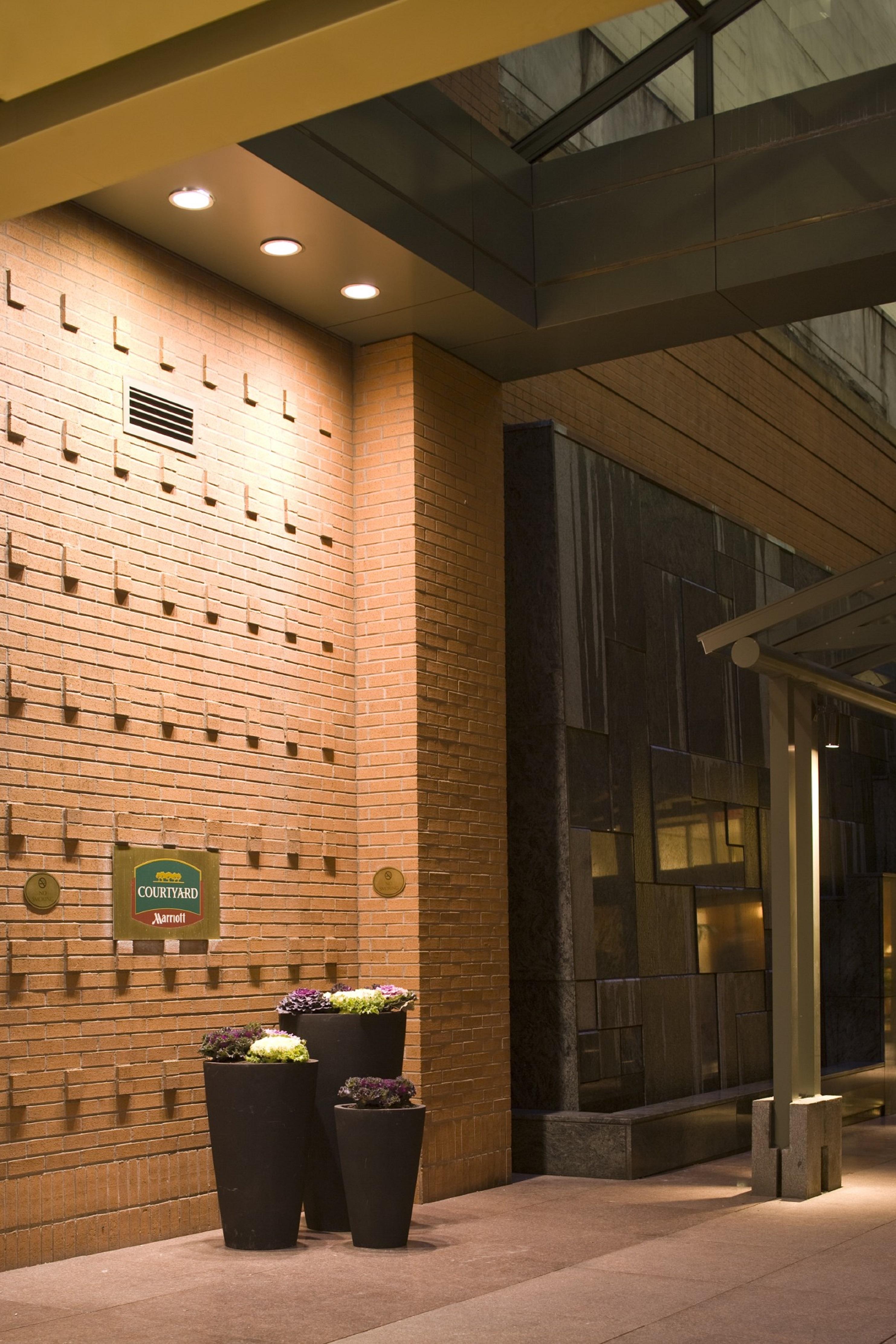Courtyard By Marriott Times Square West Hotel New York Exterior photo
